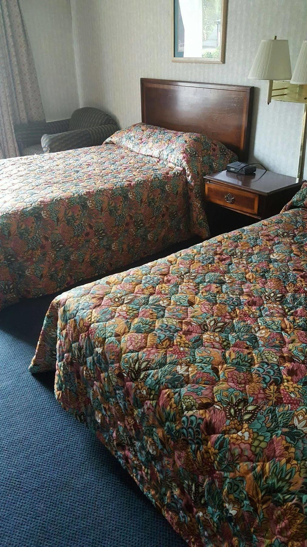 The Carolinian Inn Wilmington Bagian luar foto