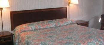 The Carolinian Inn Wilmington Bagian luar foto